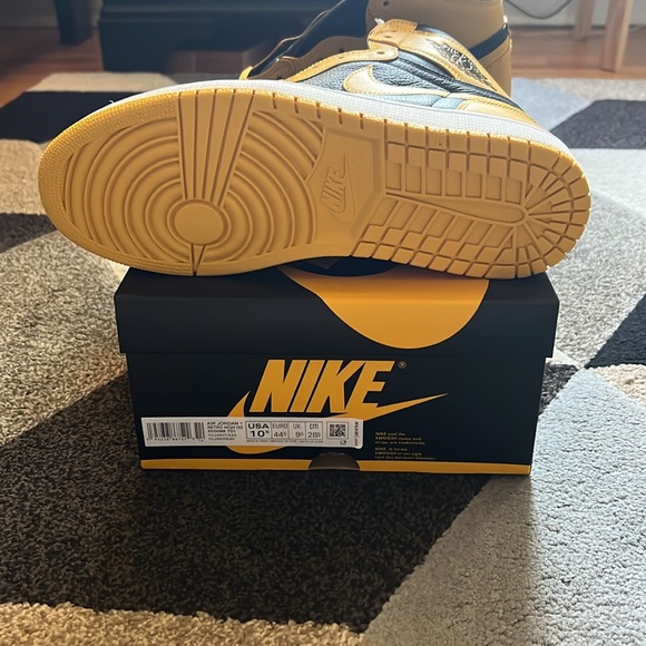 Air Jordan I - Picture 4 of 8